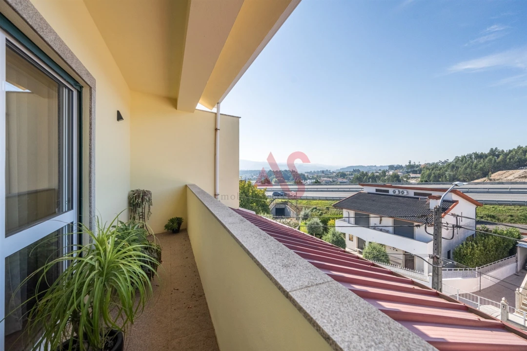 Moradia T3 para Venda em Aveleda Foto 15