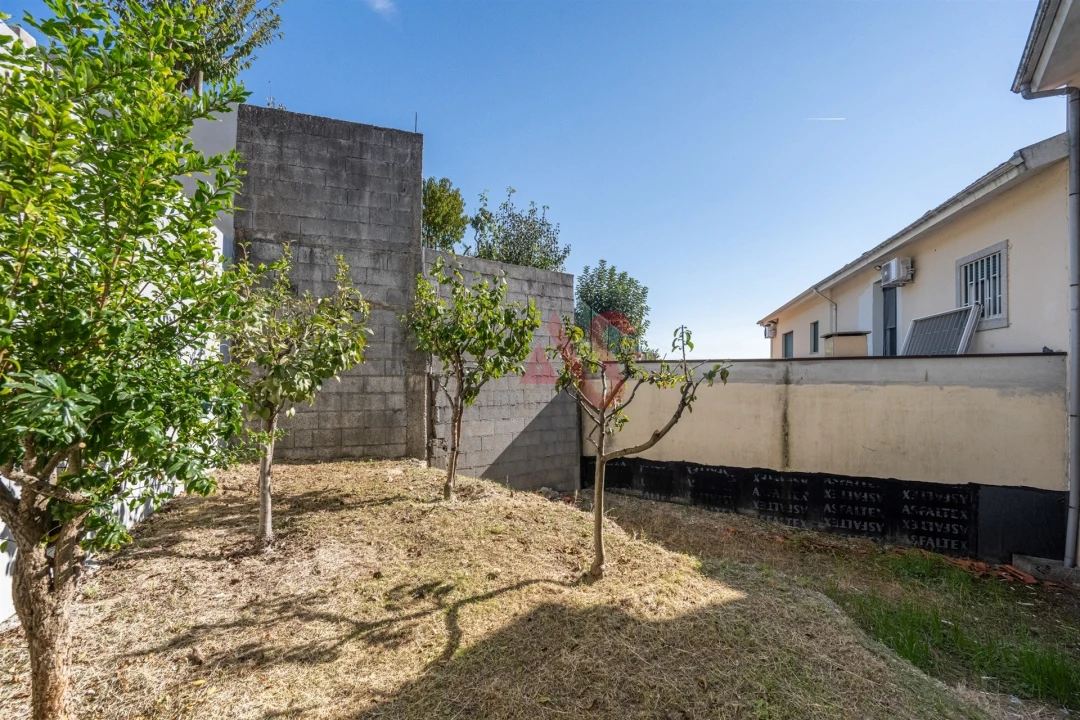 Moradia T3 para Venda em Aveleda Foto 21