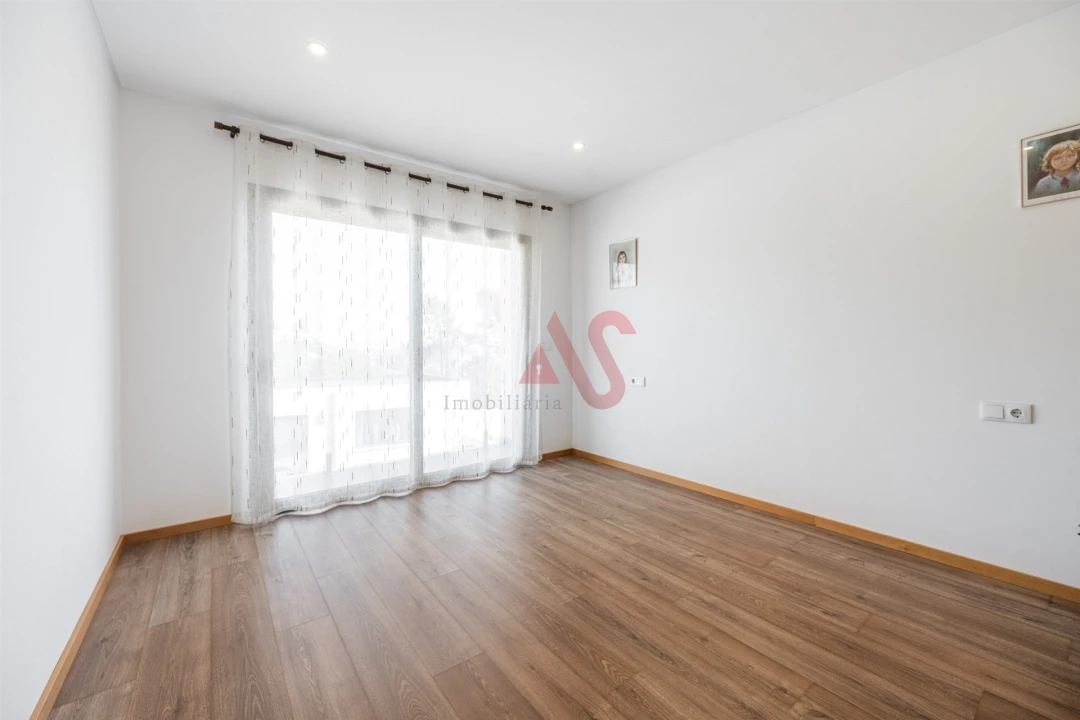 Moradia T3 para Venda em Silvares, Pias, Nogueira e Alvarenga Foto 14