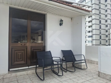 Apartamento T2 para Arrendamento em Funchal (Se)