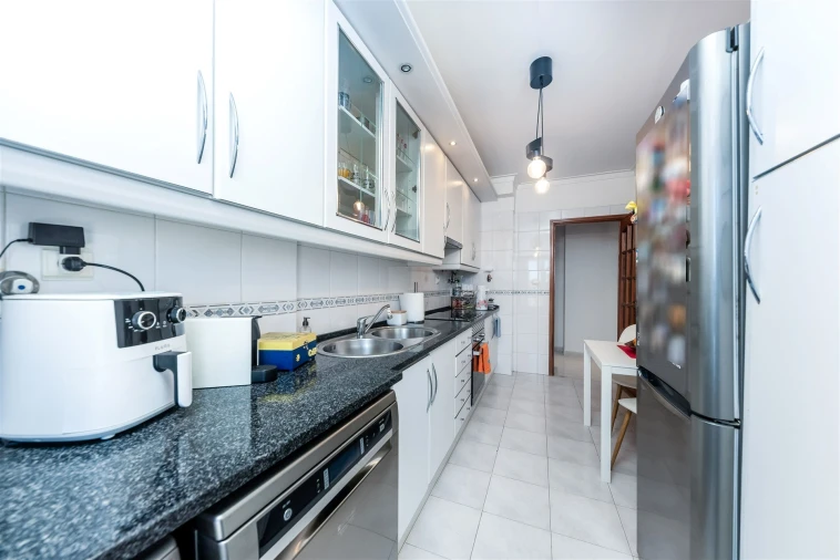 Apartamento T2 para Venda em Queluz e Belas Foto 12