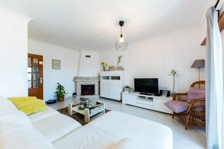 Apartamento T2 para Venda em Queluz e Belas Foto 4
