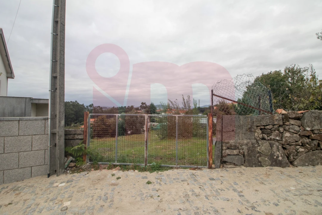 Terreno para Venda em Roriz Foto 1