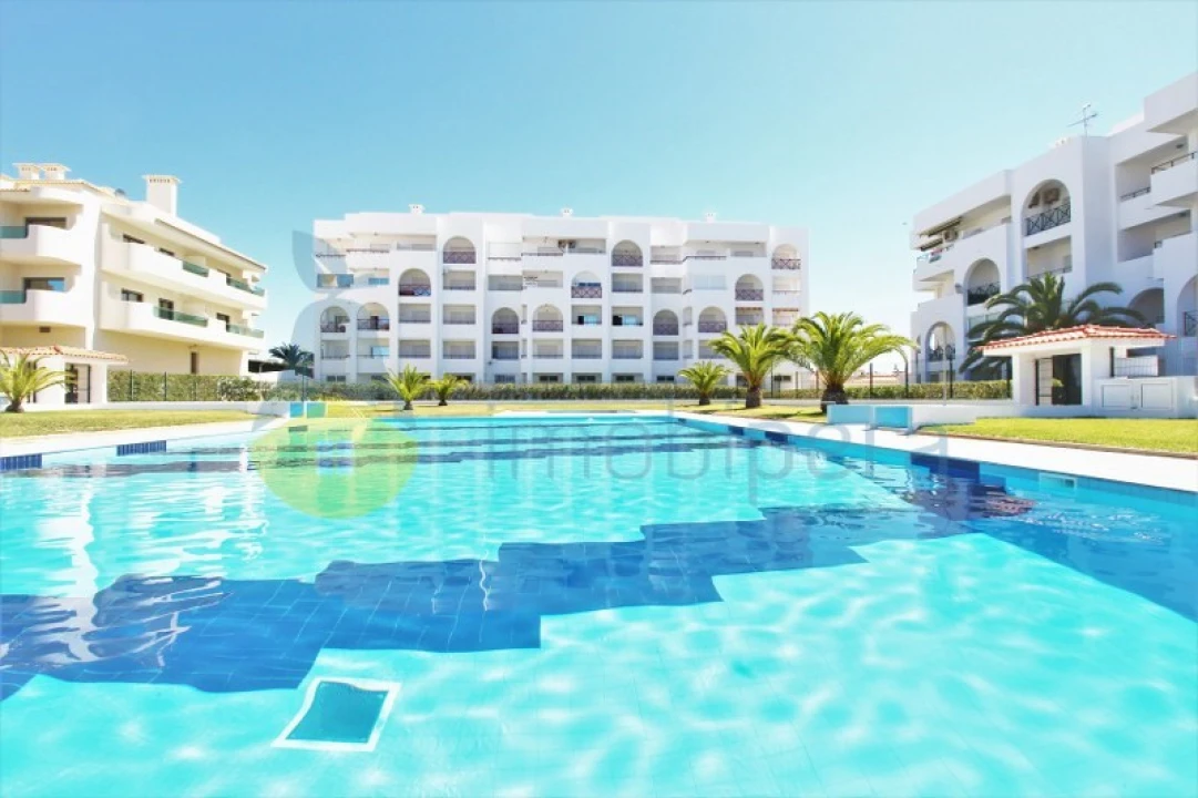 Apartamento T1 para Venda em Porches Foto 1