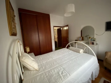 Moradia T4 para Venda em Orgens