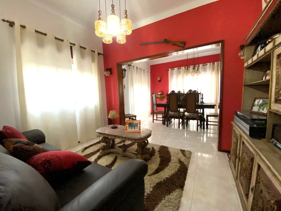 Moradia T4 para Venda em Orgens Foto 31