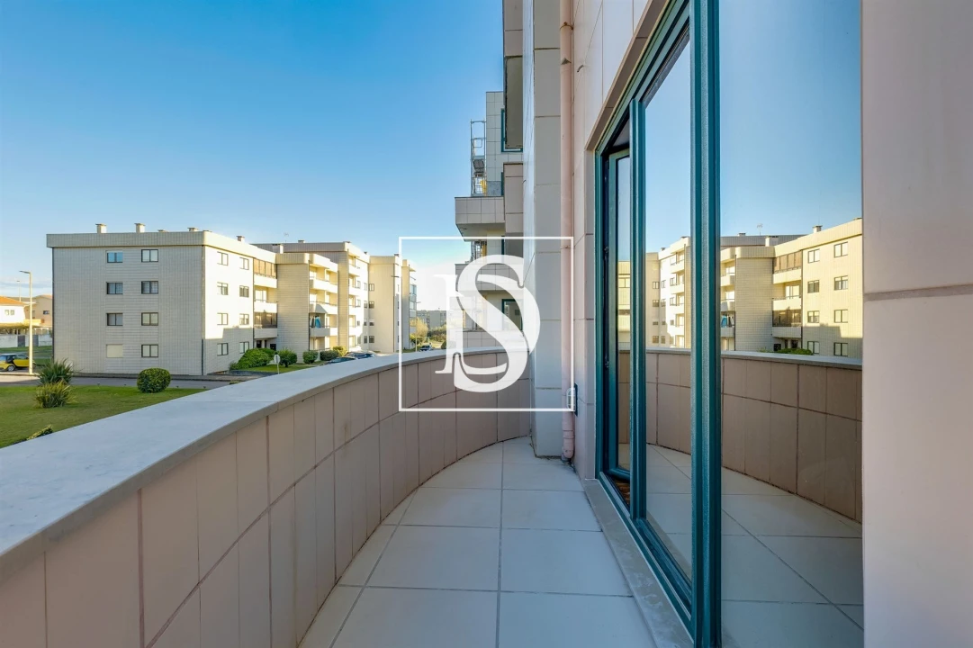 Apartamento T3 para Venda em Mindelo Foto 23