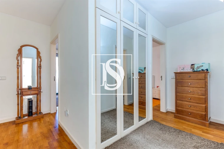 Apartamento T3 para Venda em Mindelo Foto 40