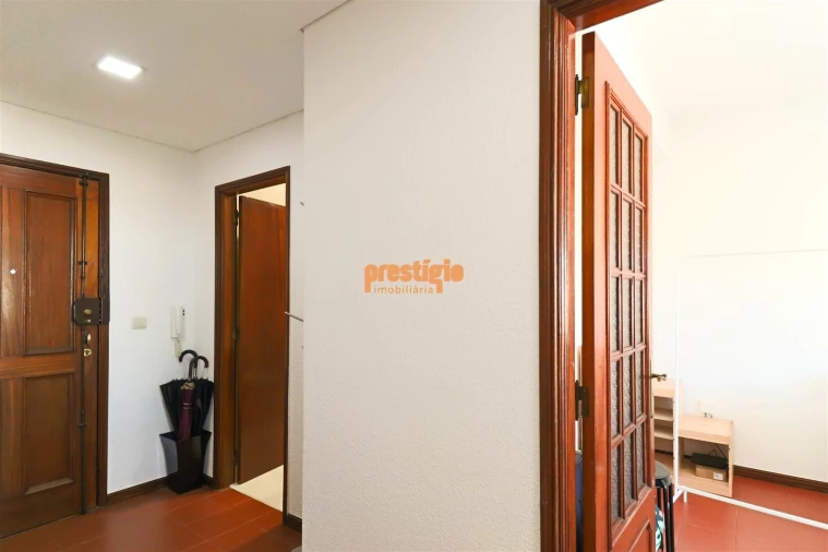 Apartamento T1 para Arrendamento em Braga (Maximinos, Sé e Cividade) Foto 10