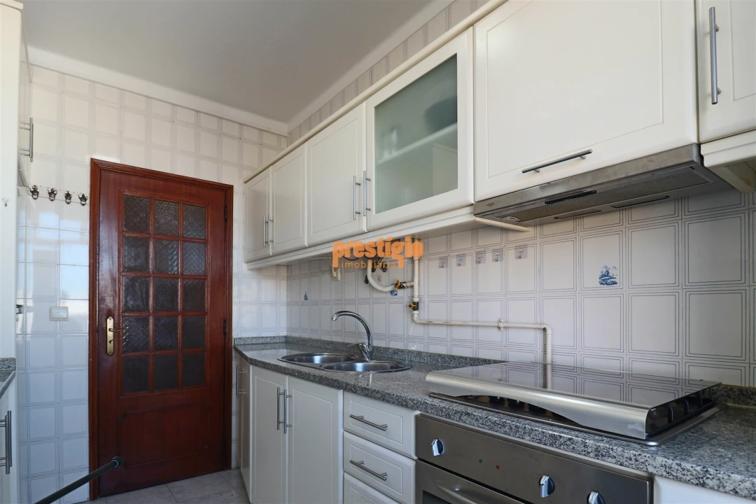 Apartamento T1 para Arrendamento em Braga (Maximinos, Sé e Cividade) Foto 8