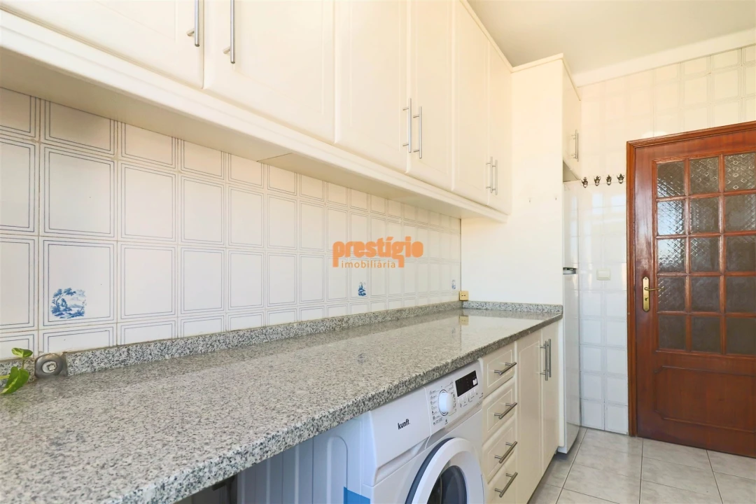 Apartamento T1 para Arrendamento em Braga (Maximinos, Sé e Cividade) Foto 9