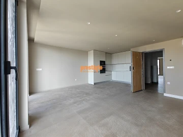 Apartamento T1 para Venda em Real, Dume e Semelhe