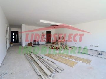 Moradia T4 para Venda em Silveira