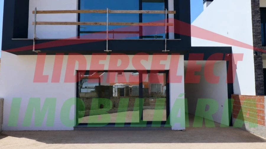 Moradia T4 para Venda em Silveira