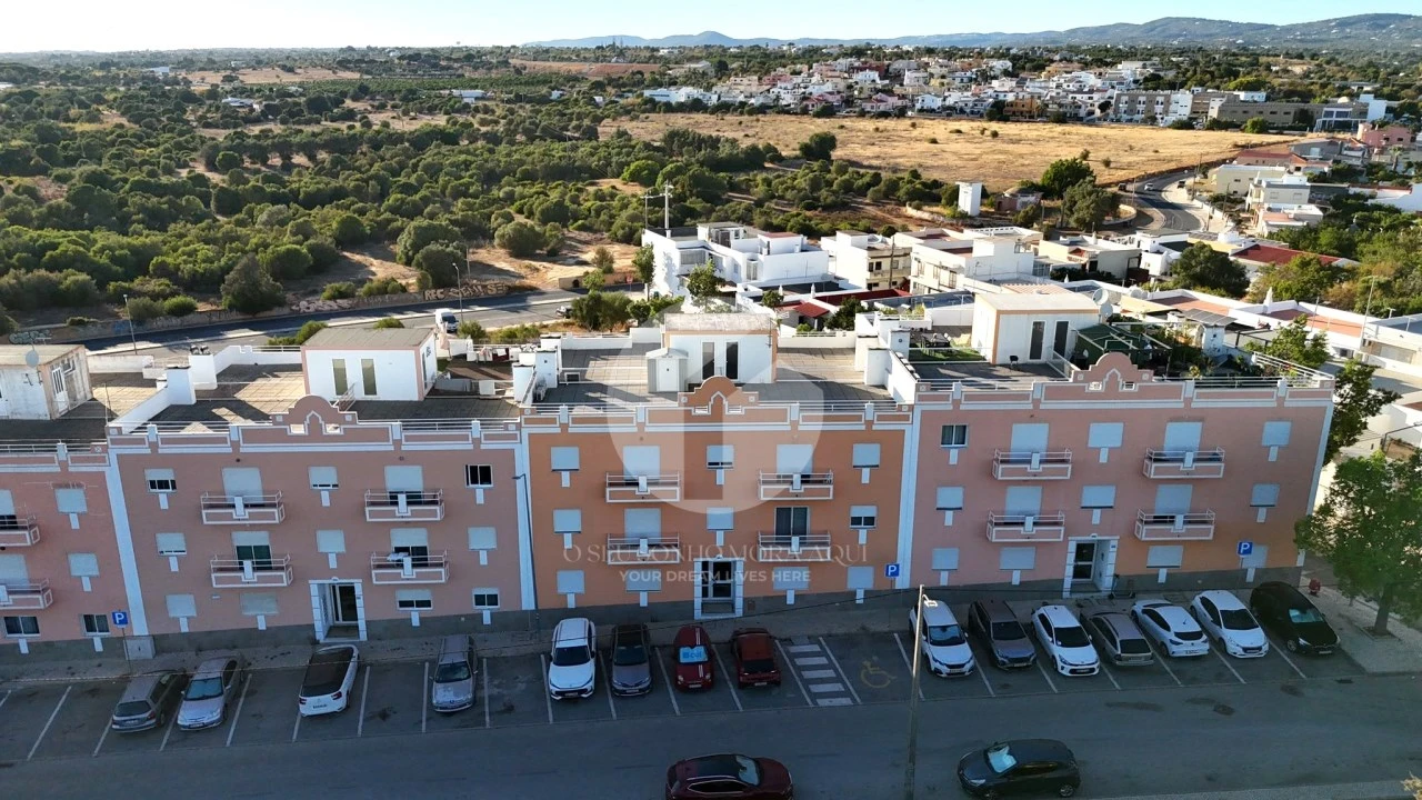 Apartamento T2 para Venda em Quelfes Foto 1