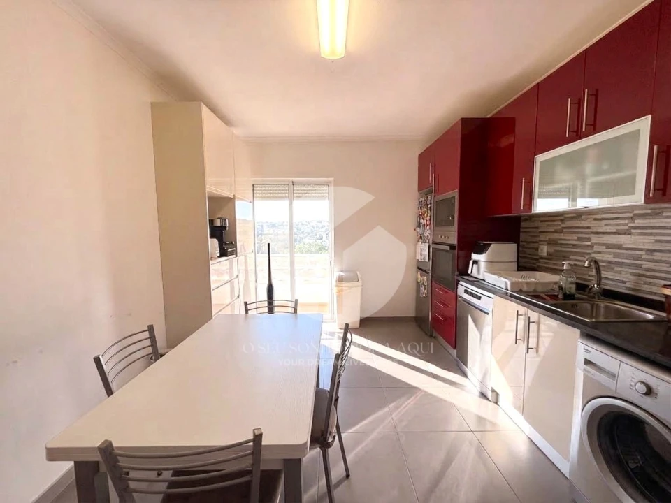 Apartamento T2 para Venda em Quelfes Foto 6