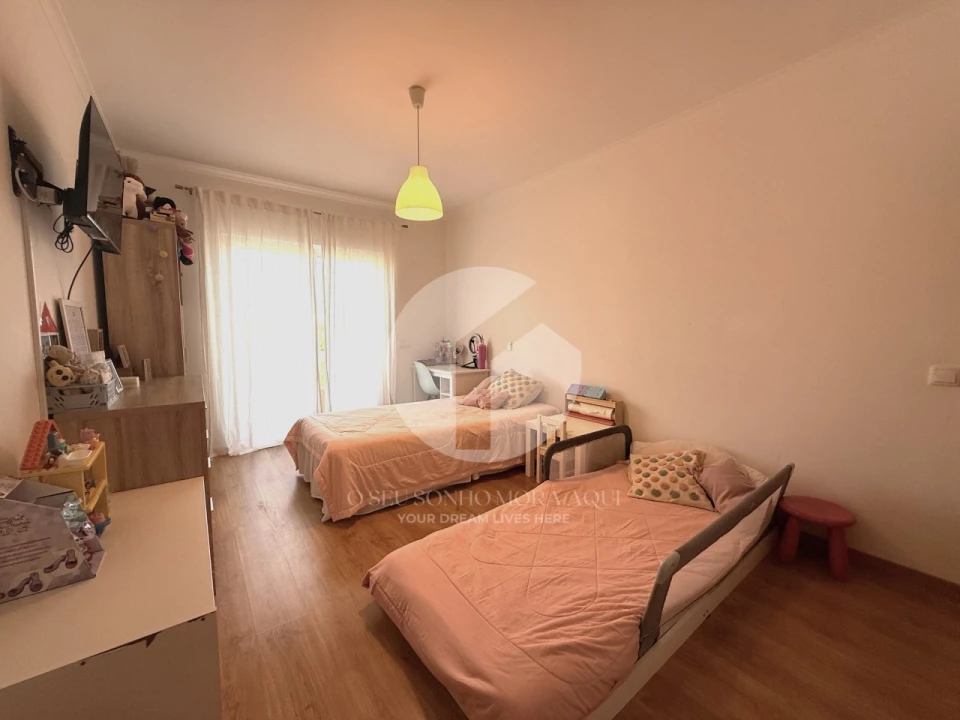 Apartamento T2 para Venda em Quelfes Foto 13