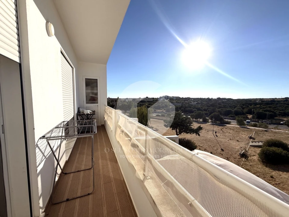 Apartamento T2 para Venda em Quelfes Foto 22