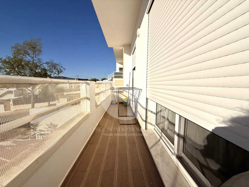 Apartamento T2 para Venda em Quelfes Foto 23