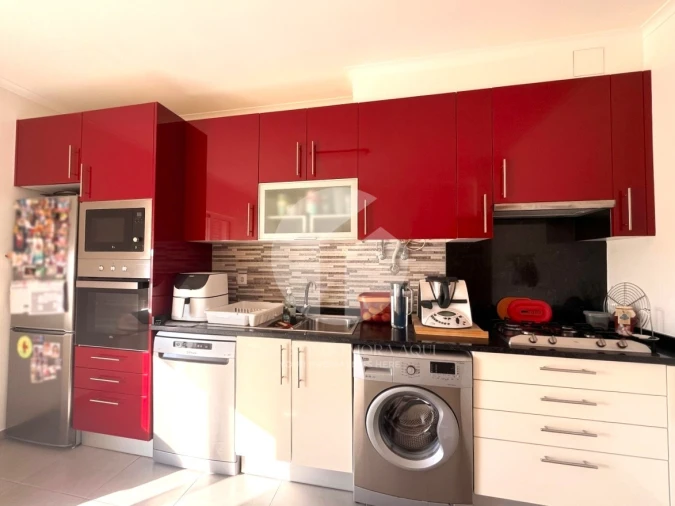 Apartamento T2 para Venda em Quelfes Foto 4
