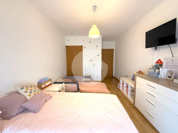 Apartamento T2 para Venda em Quelfes Foto 15