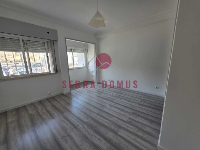 Apartamento T2 para Venda em Algueirão-Mem Martins Foto 3