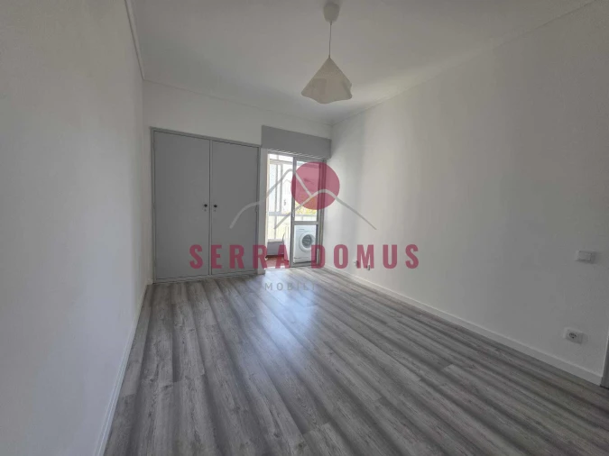 Apartamento T2 para Venda em Algueirão-Mem Martins Foto 14