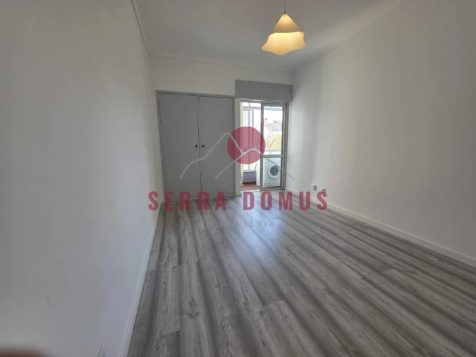 Apartamento T2 para Venda em Algueirão-Mem Martins Foto 12