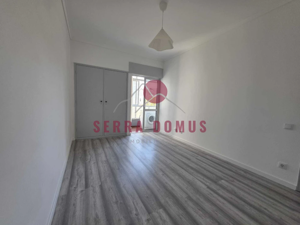 Apartamento T2 para Venda em Algueirão-Mem Martins Foto 14