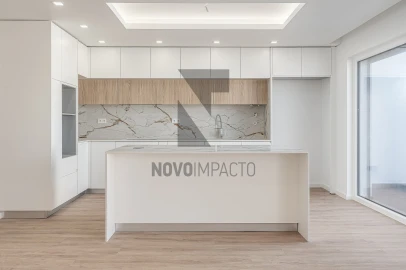 Moradia T4 para Venda em Sarilhos Grandes