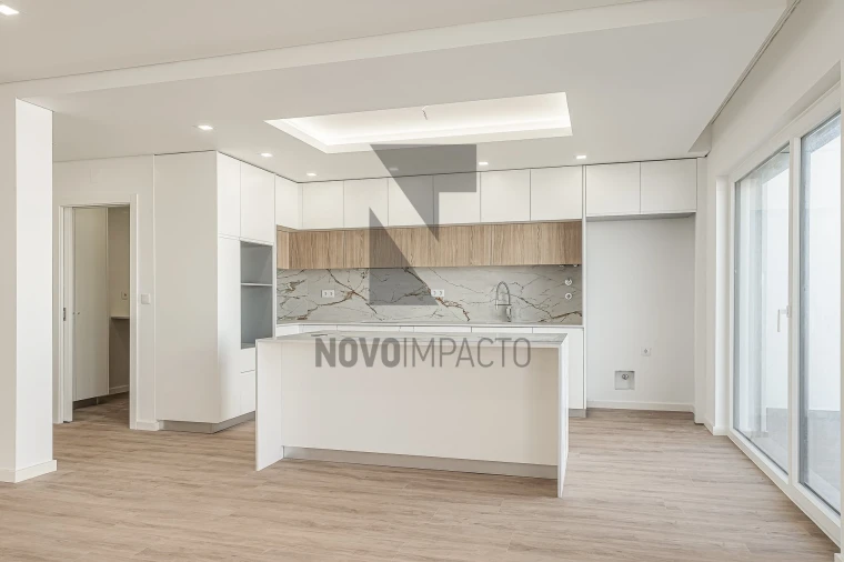 Moradia T4 para Venda em Sarilhos Grandes Foto 8
