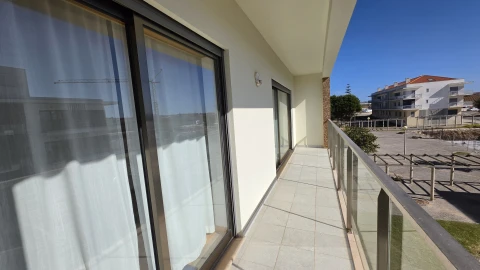 Apartamento T3 para Venda em Atouguia da Baleia