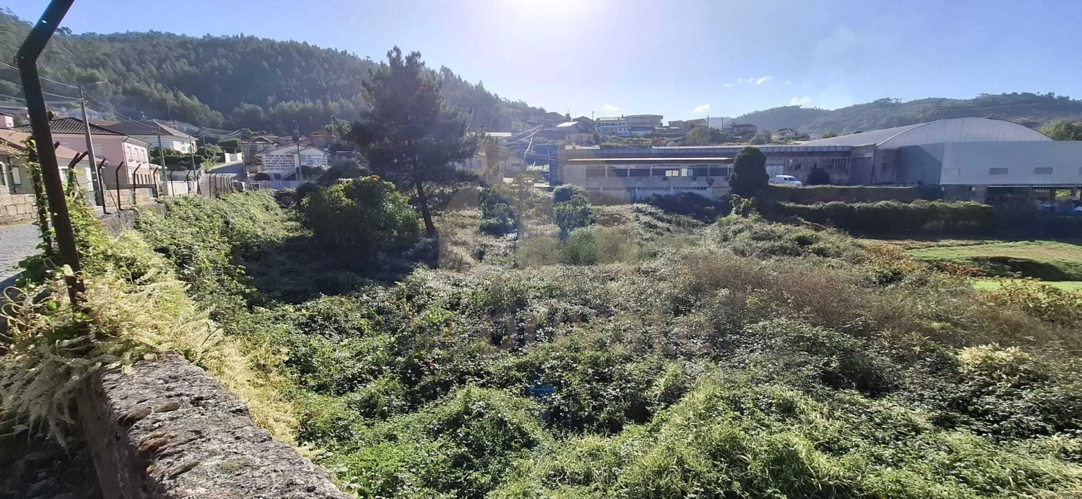 Terreno para Venda em Vilarinho Foto 9