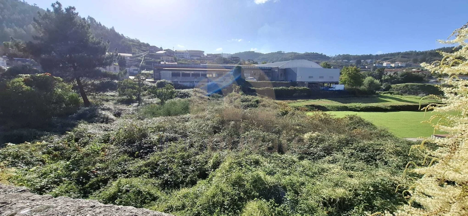 Terreno para Venda em Vilarinho Foto 5