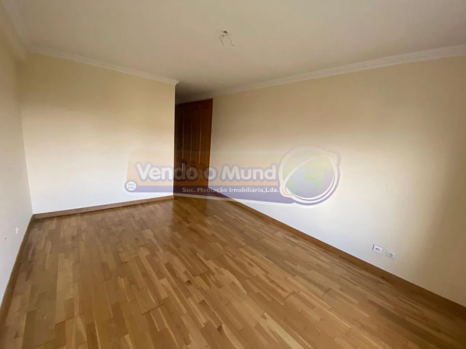 Apartamento T3 para Venda em Samora Correia Foto 7