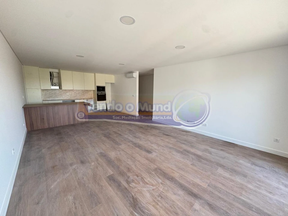 Apartamento T3 para Venda em Benavente Foto 3