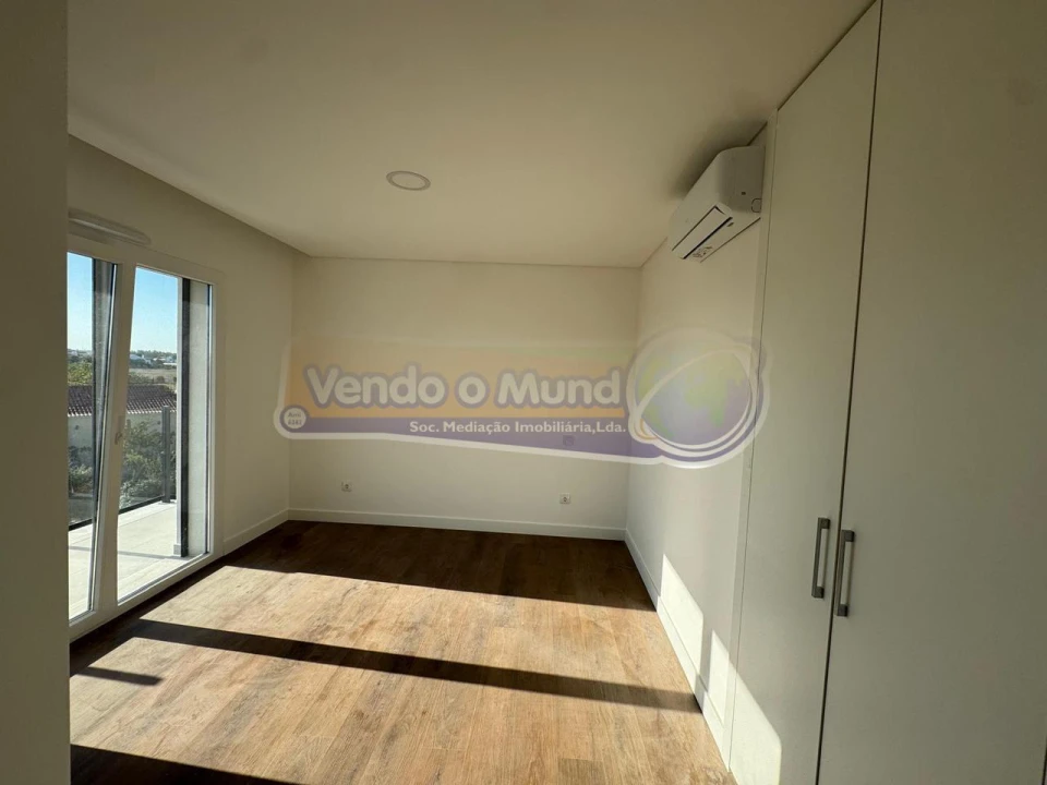 Apartamento T3 para Venda em Benavente Foto 8