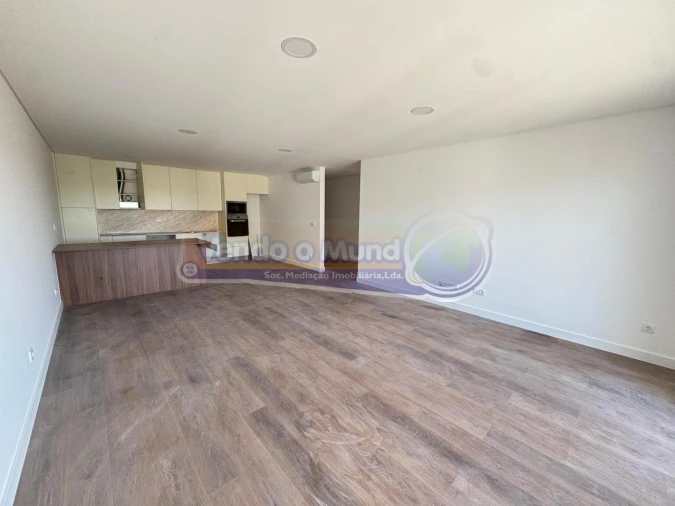 Apartamento T3 para Venda em Benavente Foto 3
