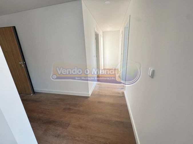 Apartamento T3 para Venda em Benavente Foto 4
