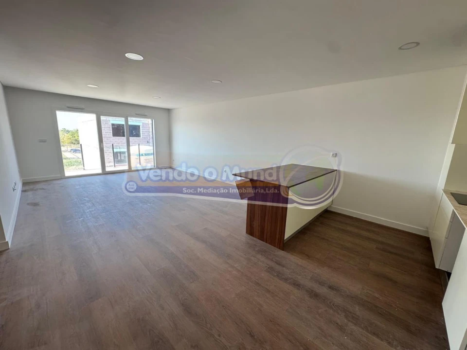 Apartamento T3 para Venda em Benavente Foto 2