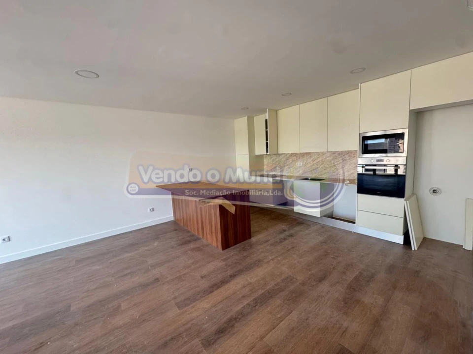 Apartamento T3 para Venda em Benavente Foto 1
