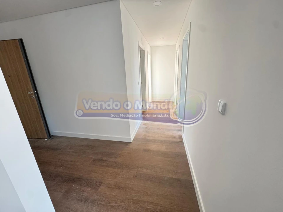 Apartamento T3 para Venda em Benavente Foto 4