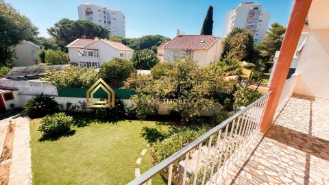 Moradia T6 para Venda em Oeiras e São Julião da Barra, Paço de Arcos e Caxias