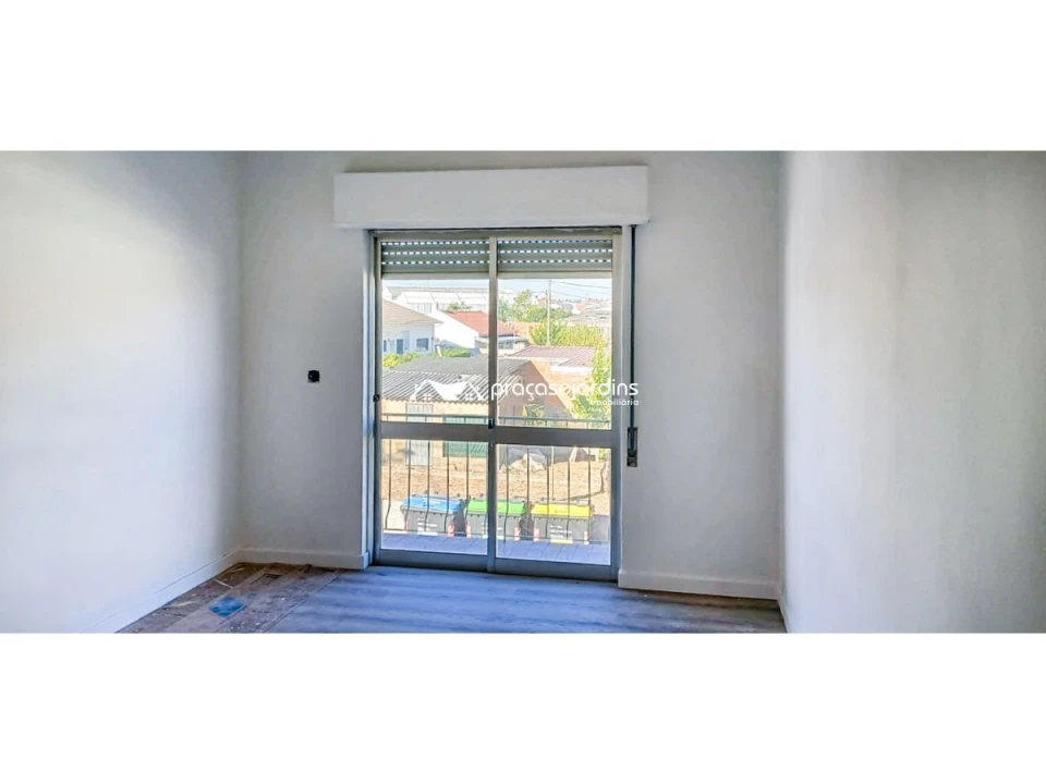 Apartamento T2 para Venda em Marinha Grande Foto 4
