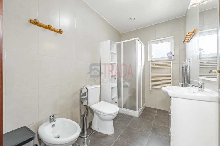 Moradia T4 para Venda em Parada de Gatim Foto 17
