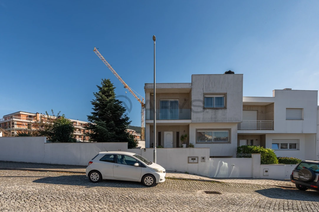 Moradia T3 para Venda em Nogueira, Fraião e Lamaçães Foto 1