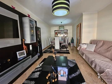 Apartamento T2 para Venda em Vila Nova de Famalicão e Calendário