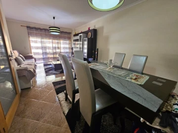 Apartamento T2 para Venda em Vila Nova de Famalicão e Calendário