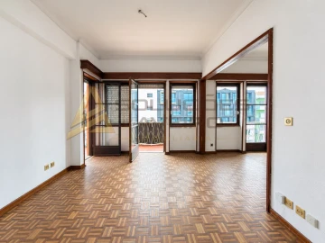 Apartamento T3 para Venda em Glória e Vera Cruz