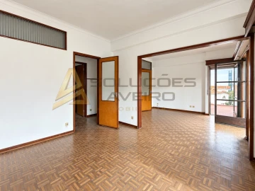 Apartamento T3 para Venda em Glória e Vera Cruz